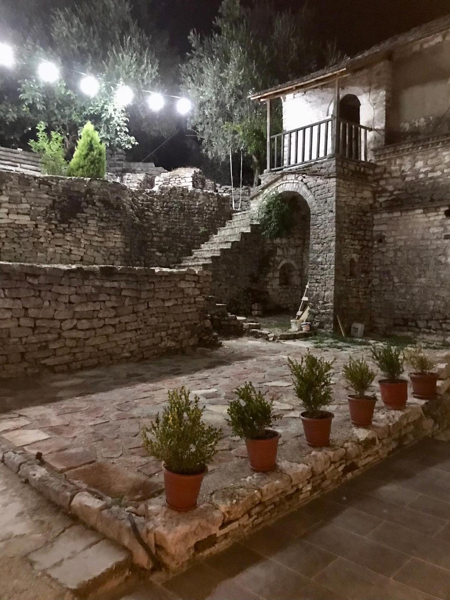 Vila Eri Gjirokaster Exterior photo