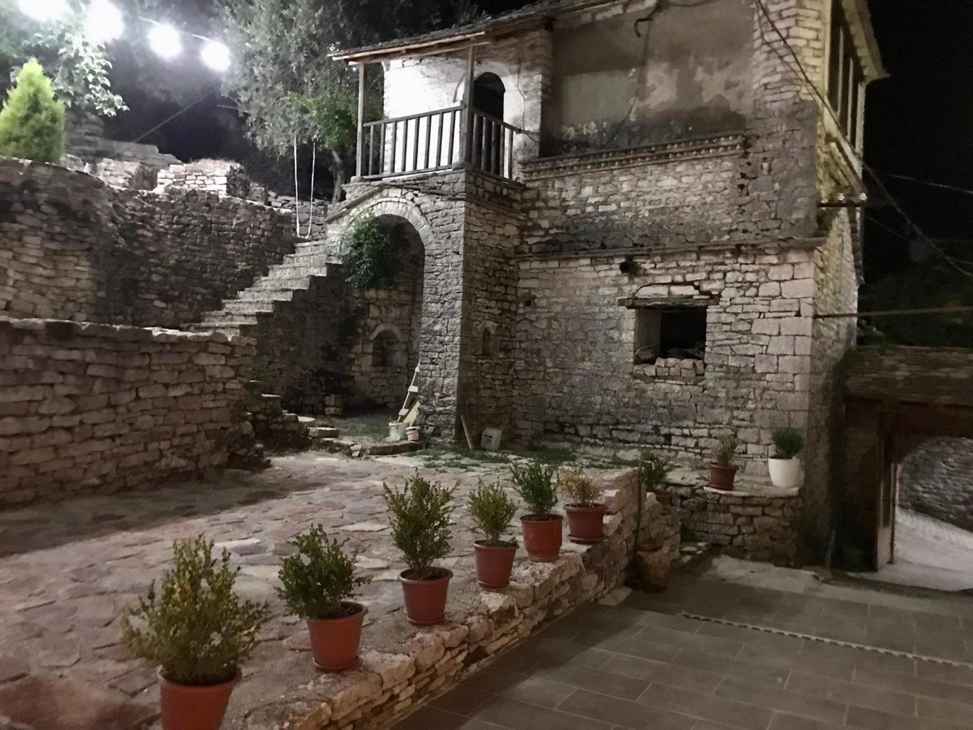 Vila Eri Gjirokaster Exterior photo