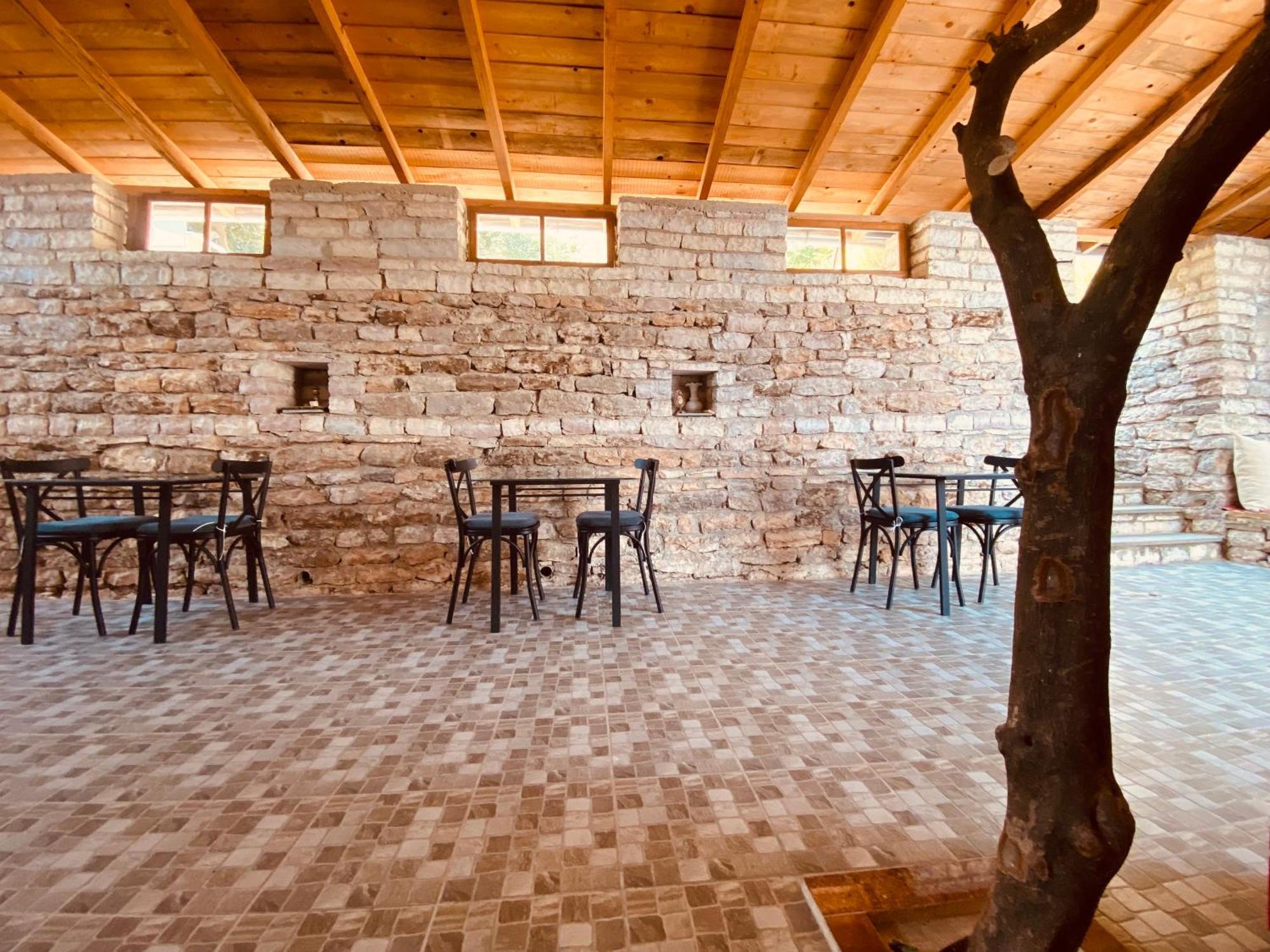 Vila Eri Gjirokaster Exterior photo