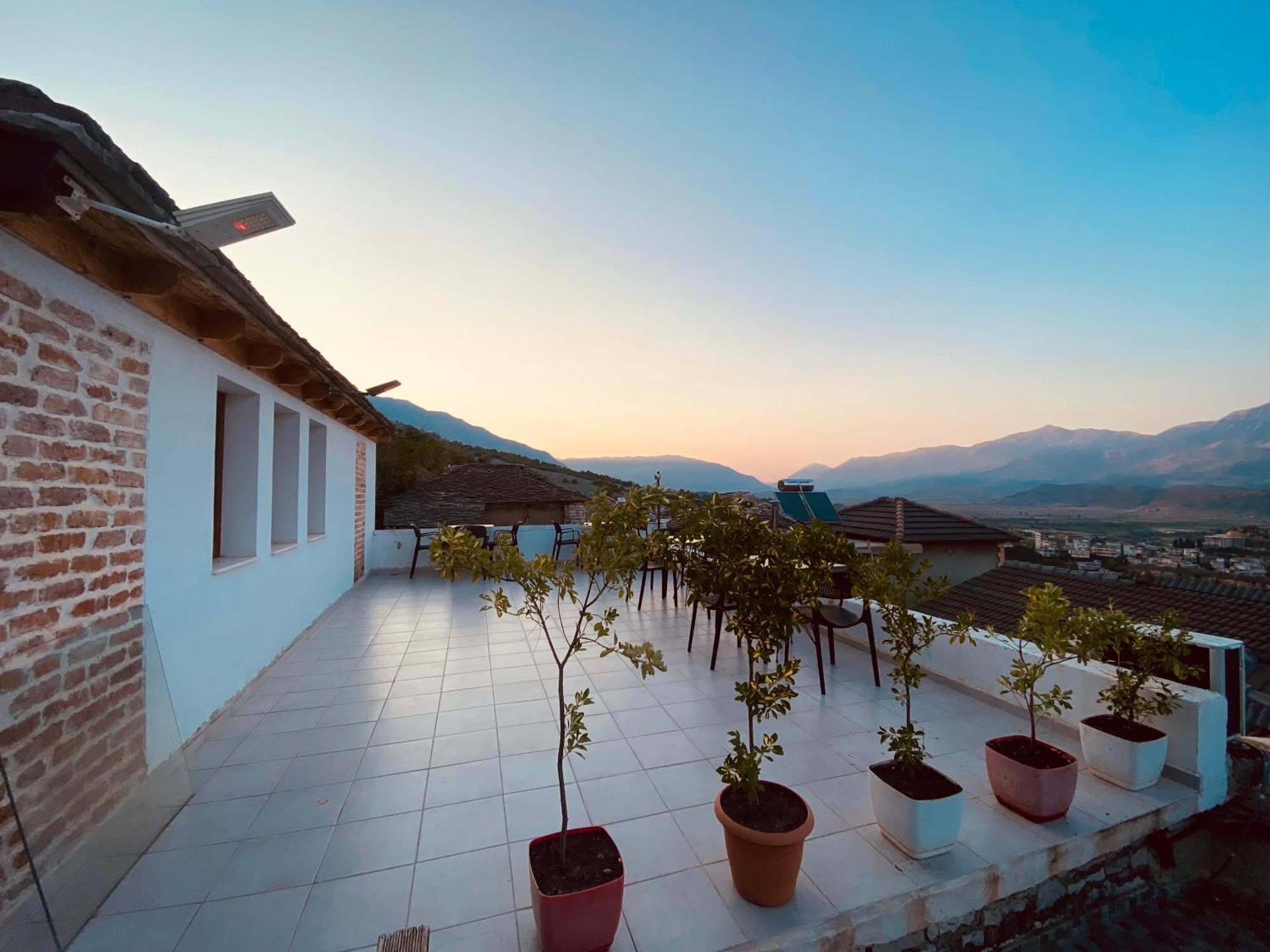 Vila Eri Gjirokaster Exterior photo